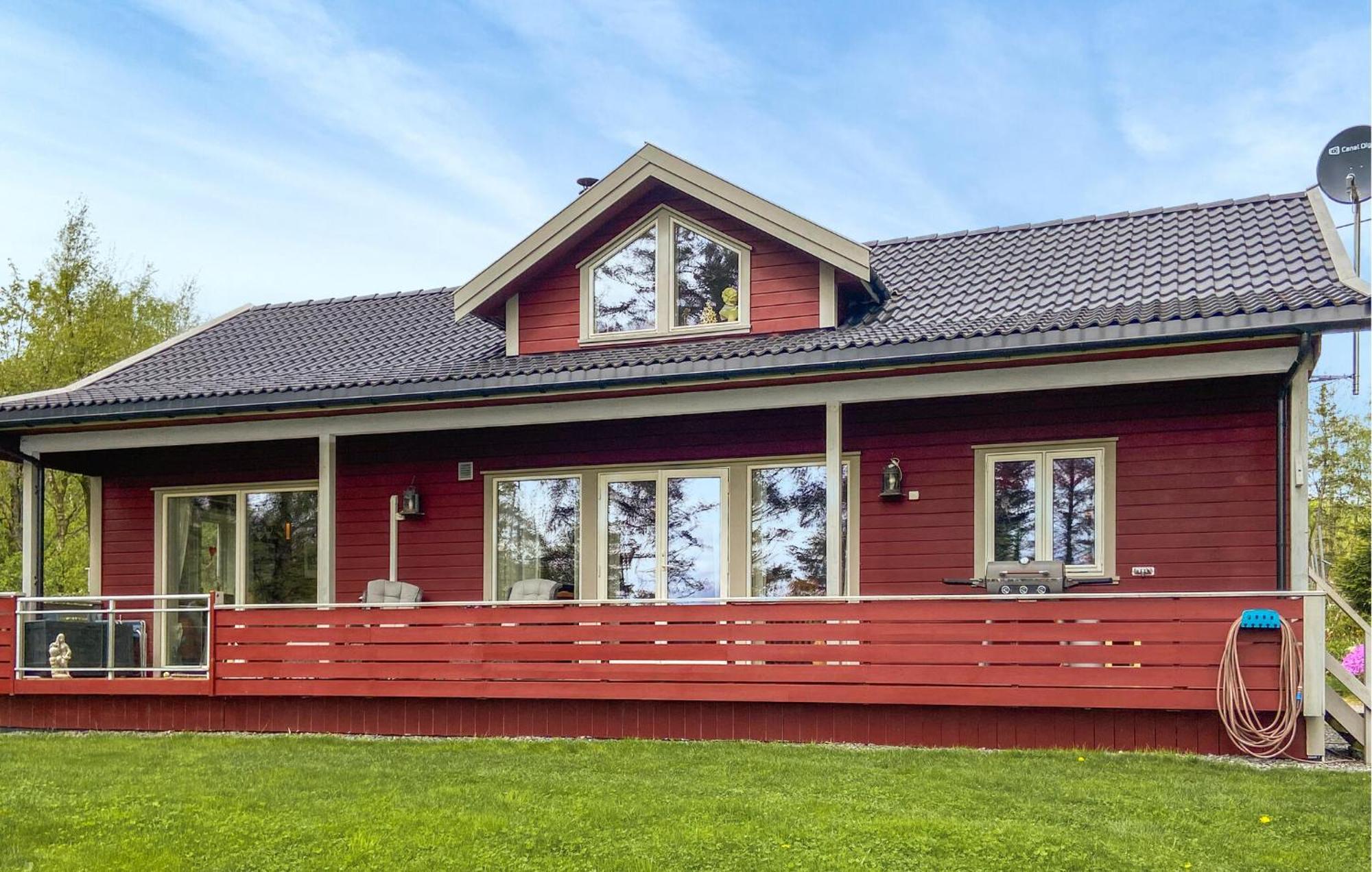 Cozy Home In Sandnes With Kitchen Exterior photo